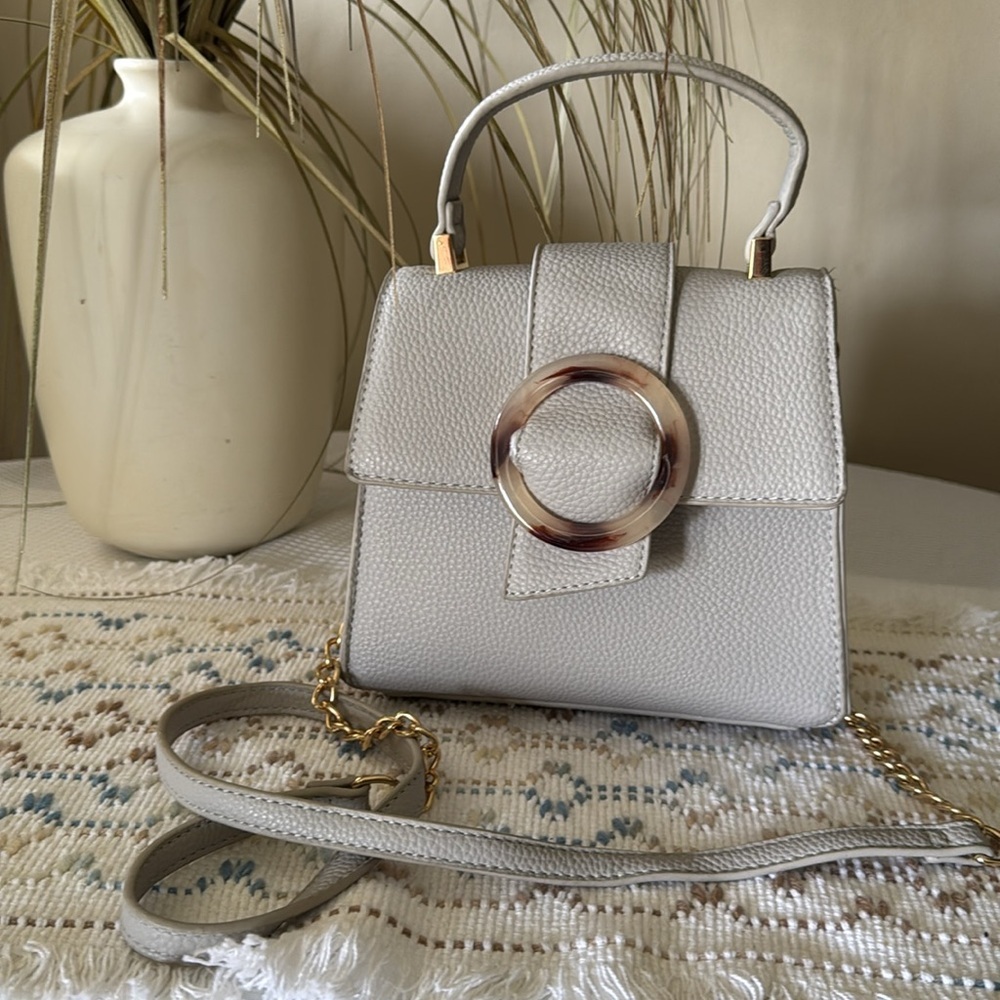 Like Dreams Women's Light Gray Pebbled Faux Leather Satchel Purse